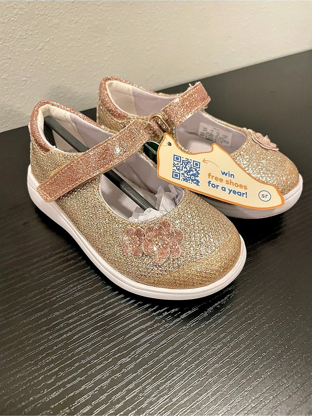 NWT Holly Glitter Mary Jane Shoes Girls US 6